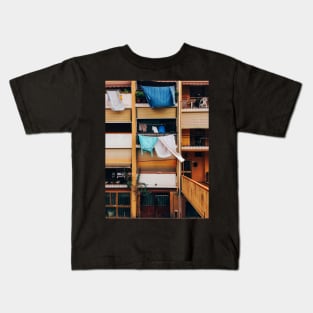 Vintage Building Facade with Drying Laudry on Balcony in Italy Kids T-Shirt